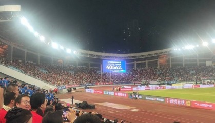 苏超常州队赞助商已不基础，烧烤店老板泪别赛场广告牌