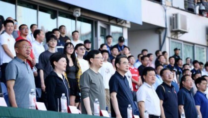 南京市市长、淮安市委书记现场观看“苏超”，镇江市市长“探班”球员