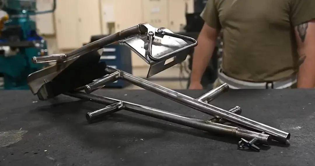 央视曝光！歼-35A改用内置登机梯，和F-35的一模一样？