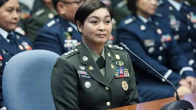 菲国内爆发动乱，民众抗议马科斯，军警出面镇压