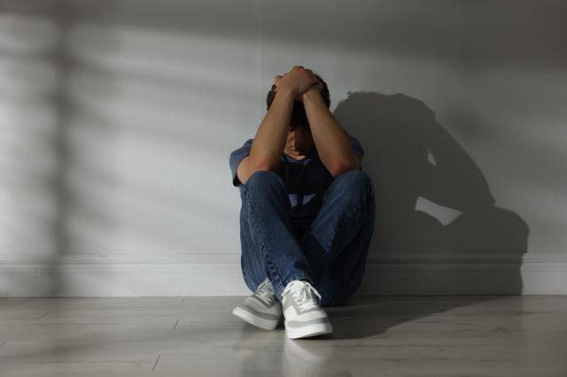 山东16岁少年无证驾驶撞倒23岁研究生,致其颅脑损伤心智如幼童